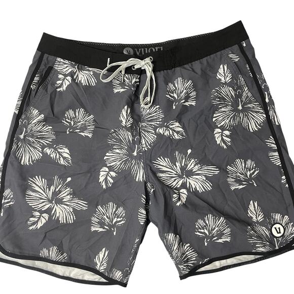 Vuori Cruise Board Shorts Mens 32 Grey Black Floral Beach Swim Quick Dry Unlined - Picture 1 of 10